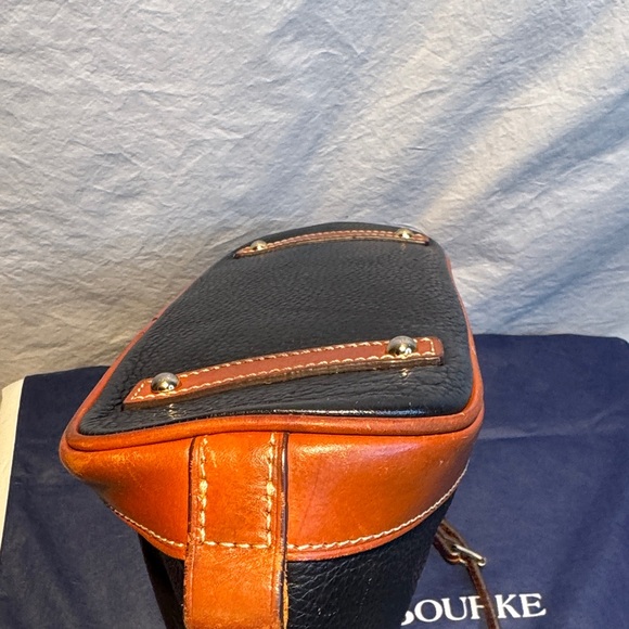 Dooney & Bourke Black and Brown Shoulder Bag - Picture 7 of 17